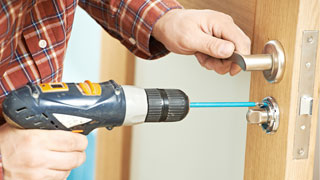 Automotive Locksmith at Chisholm Place Ii Apts Plano, Texas